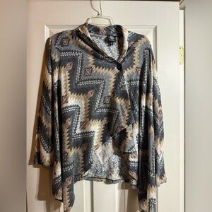 Women’s medium Aztec print shawl